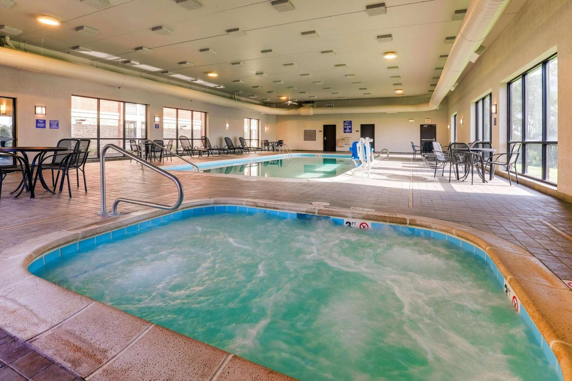 Drury Inn & Suites St Joseph Сент-Джозеф Экстерьер фото