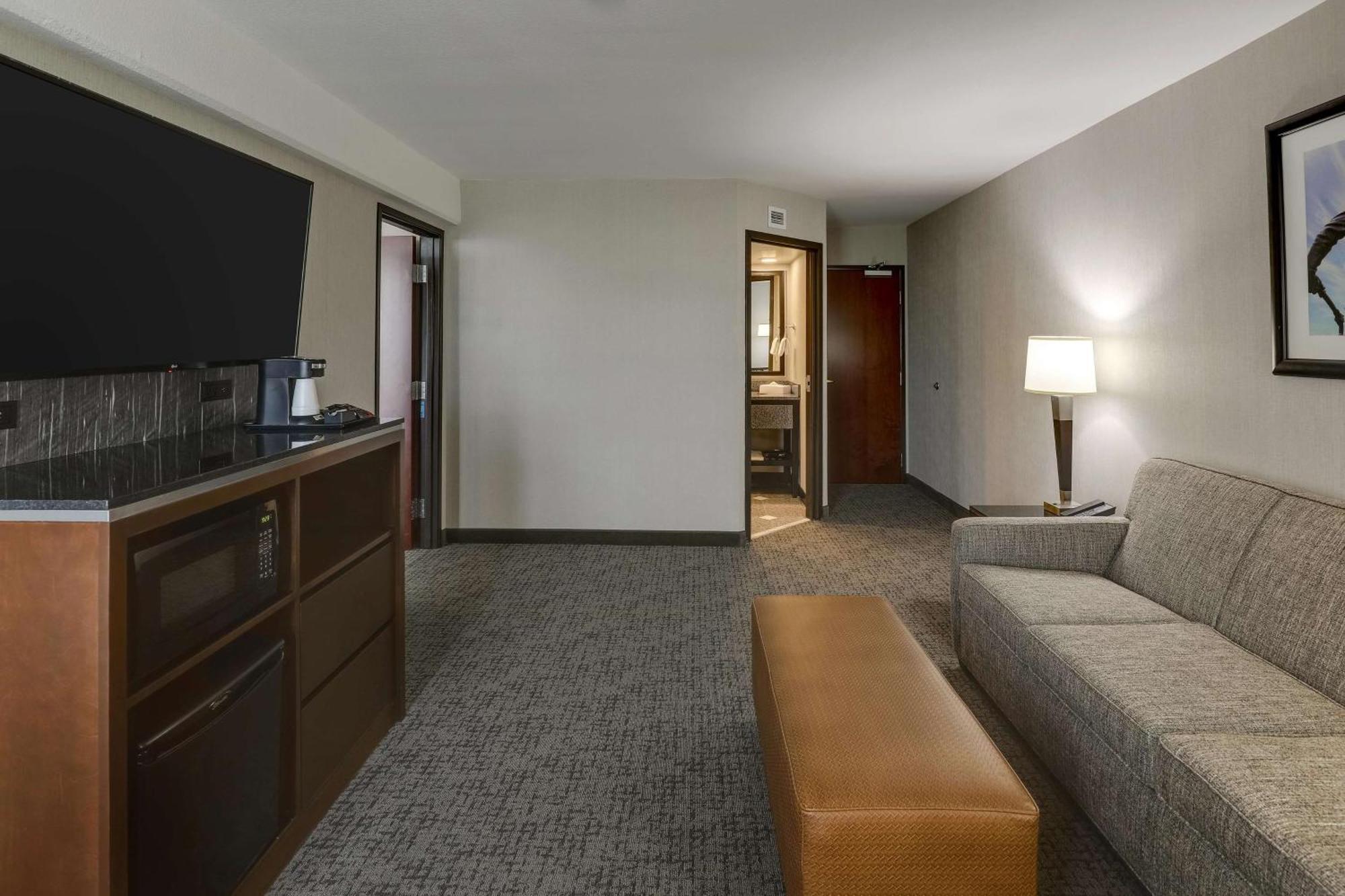 Drury Inn & Suites St Joseph Сент-Джозеф Экстерьер фото