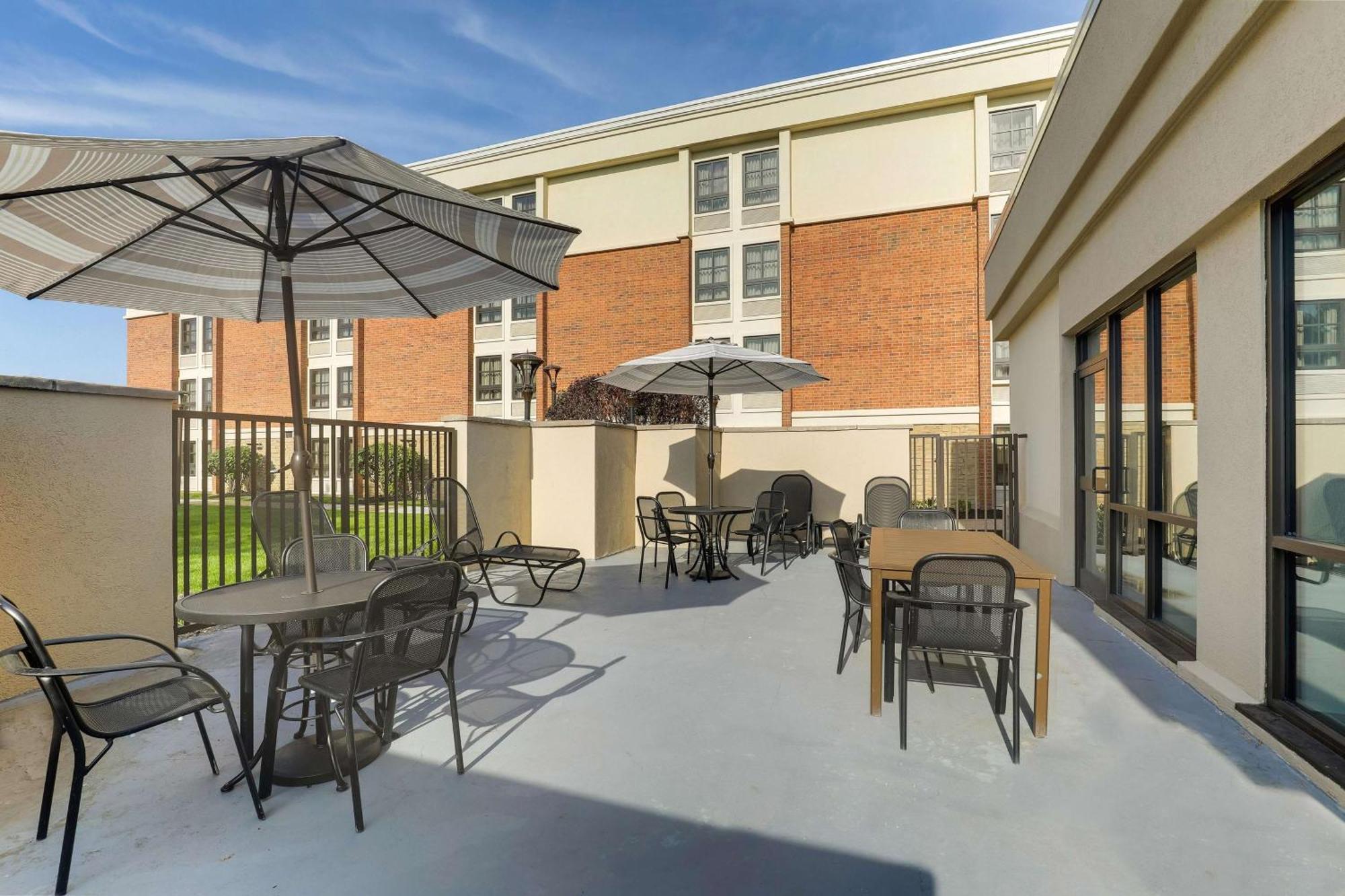 Drury Inn & Suites St Joseph Сент-Джозеф Экстерьер фото
