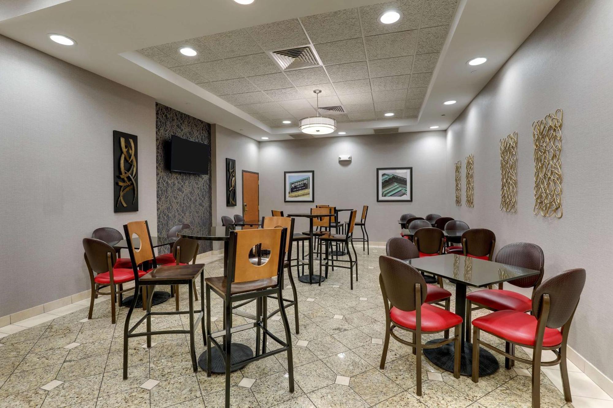 Drury Inn & Suites St Joseph Сент-Джозеф Экстерьер фото