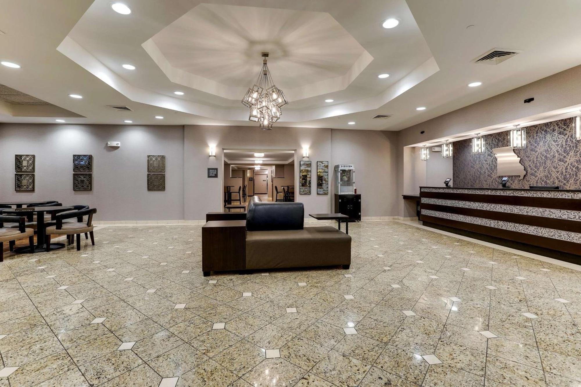 Drury Inn & Suites St Joseph Сент-Джозеф Экстерьер фото